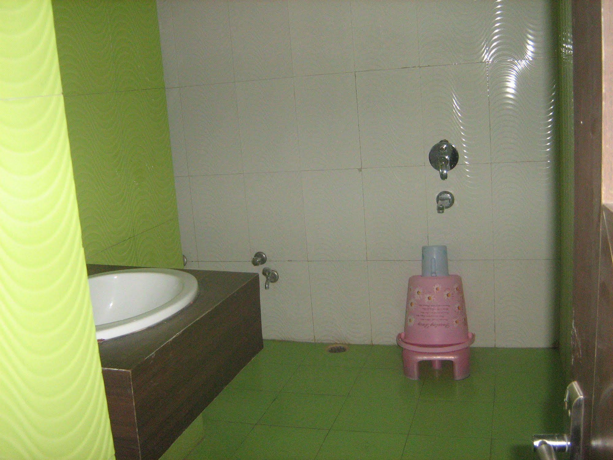 Hotel Gyan Haridwār Esterno foto